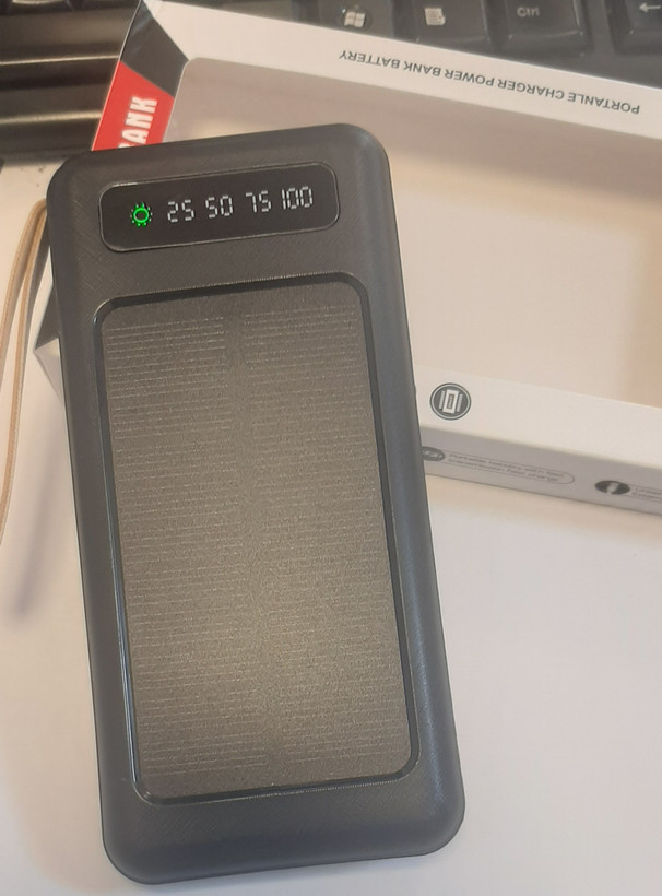 پاور بانک خورشیدی fast charge